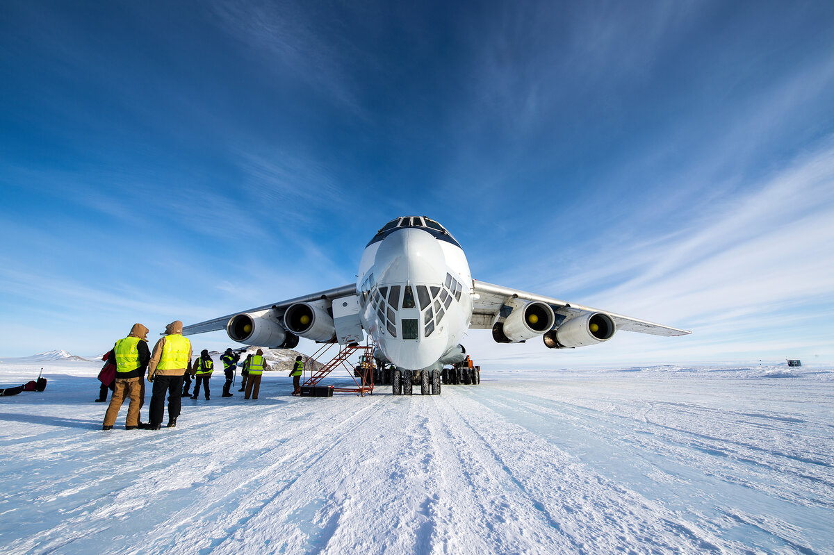 Ilyushin 76-TD at Union Glacier blue-ice runway