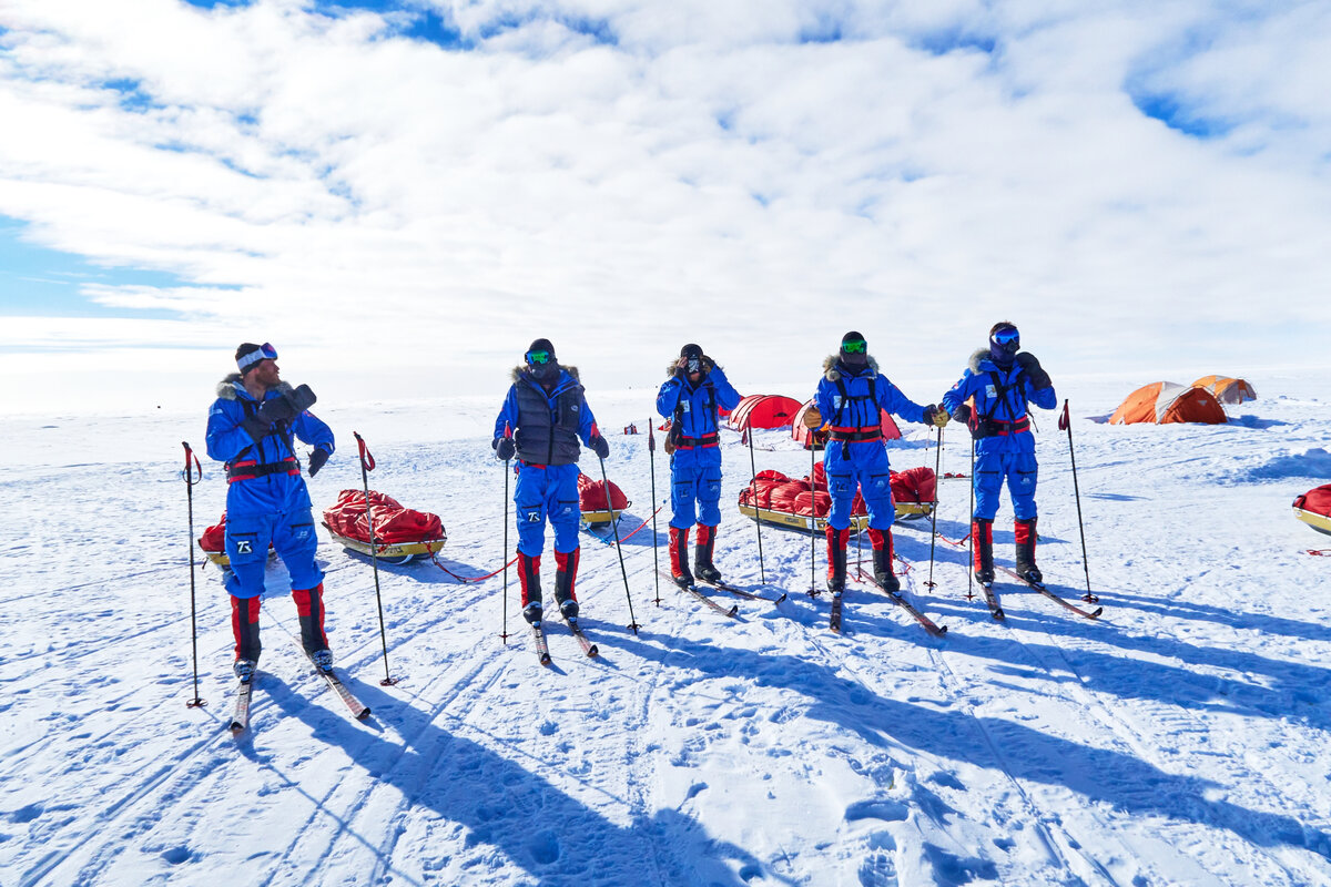 SPEAR17 expedition team at ALE's South Pole Camp