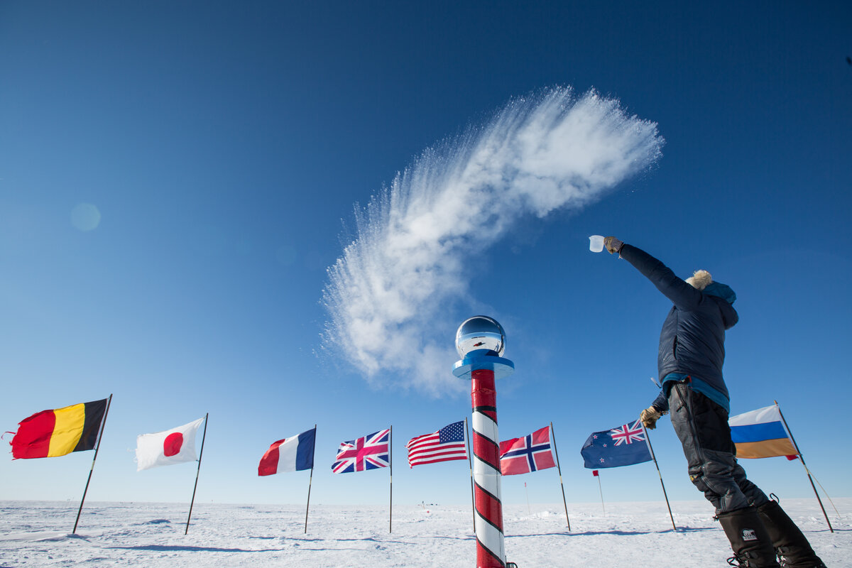 Boiling water freezes at the Ceremonial South Pole